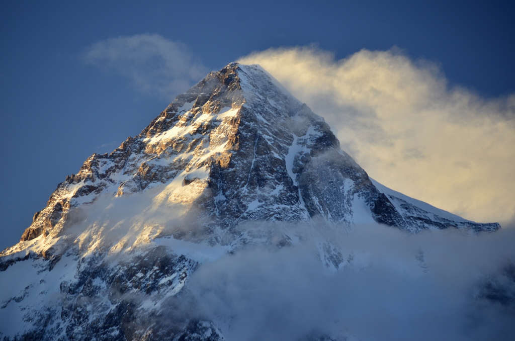 Atardecer en la cumbre del K2. Foto: PabloFR